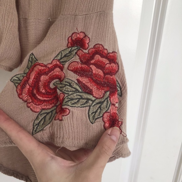 Embroidered Crop Top - Picture 2 of 4